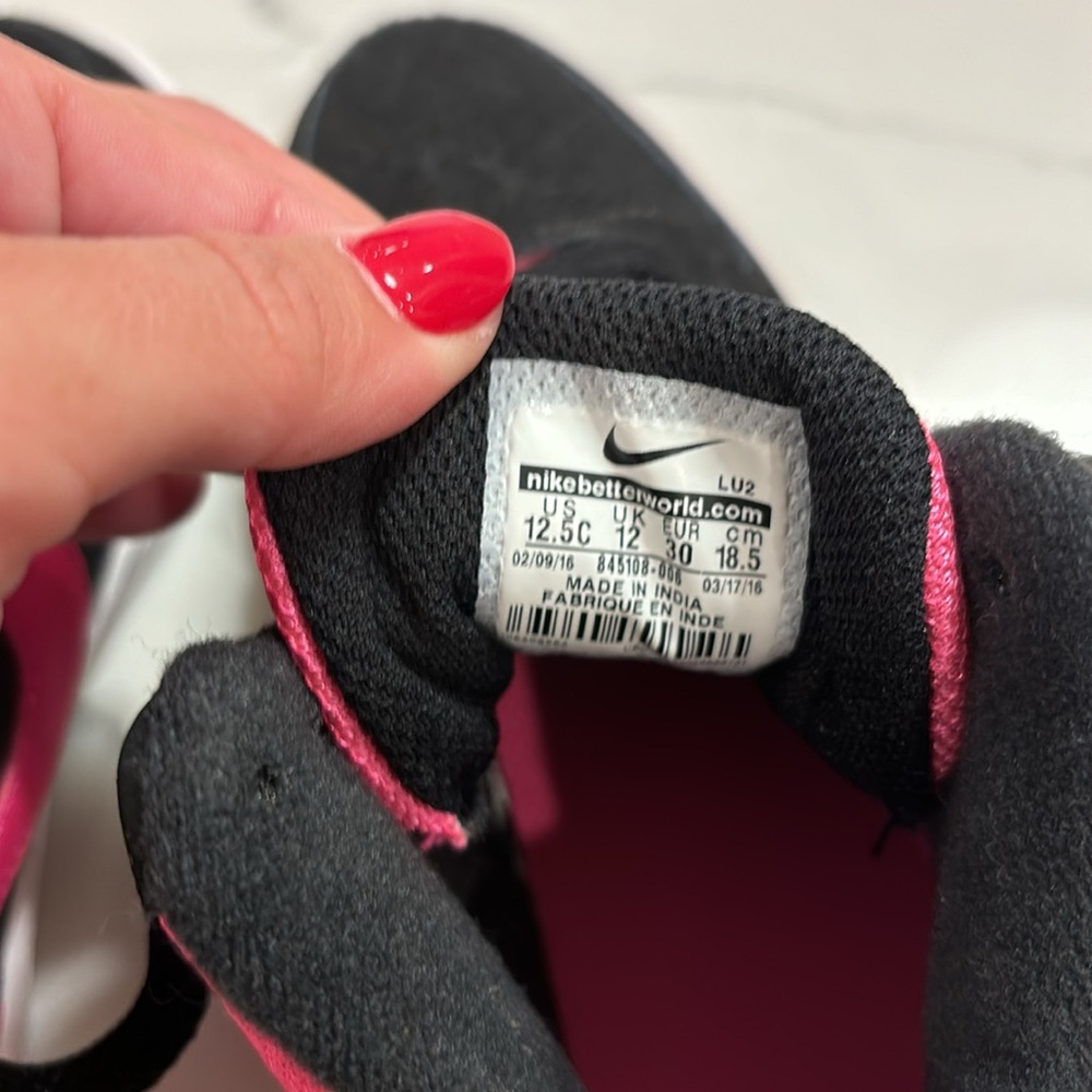 brand new no tags Nike high top black and pink sneakers size 12.5 girls! - Picture 6 of 6